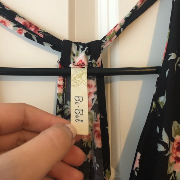 Floral tank - Picture 2 of 5